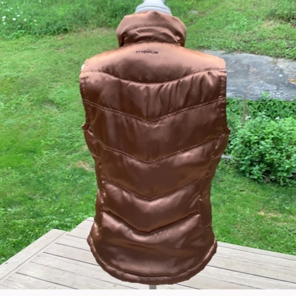 Columbia Titanium Down vest size small - Picture 4 of 5